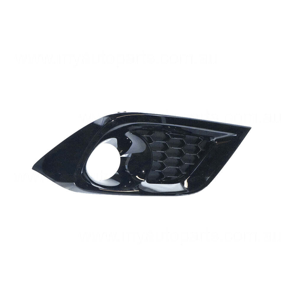 GENUINE DRIVER SIDE FOG LIGHT COVER FOR Toyota Corolla SX/ZR ZRE182R 3/15-6/18