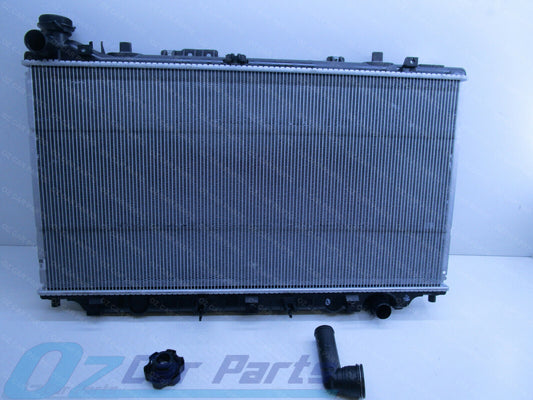 GENUINE RADIATOR WITH CAP VE SERIES 2 V8 VF HOLDEN COMMODORE MANUAL V8 SS NEW