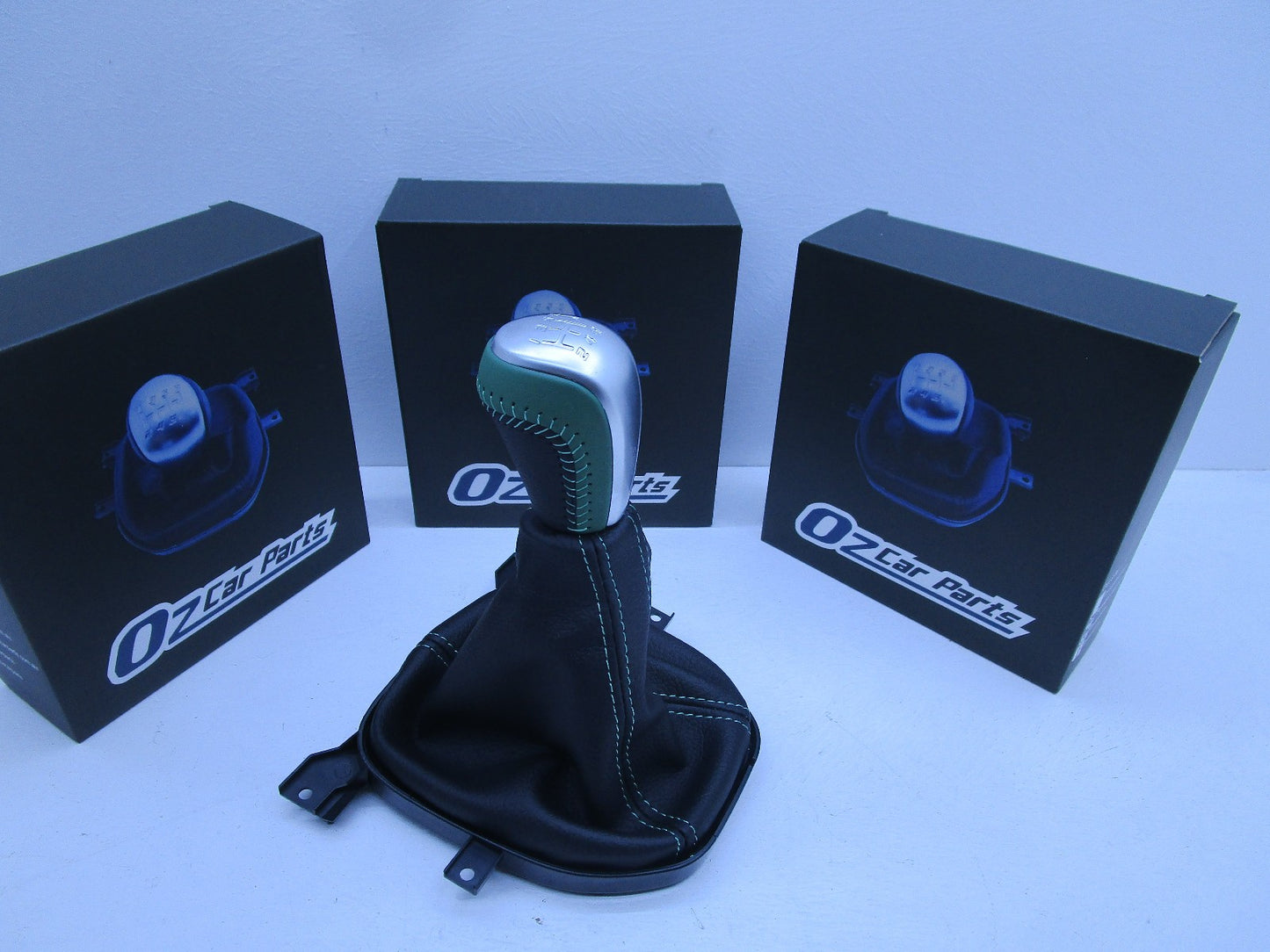 GREEN GEAR KNOB GREEN STITCH FOR HOLDEN COMMODORE VE V8 6.0L 6.2L ALL MODELS