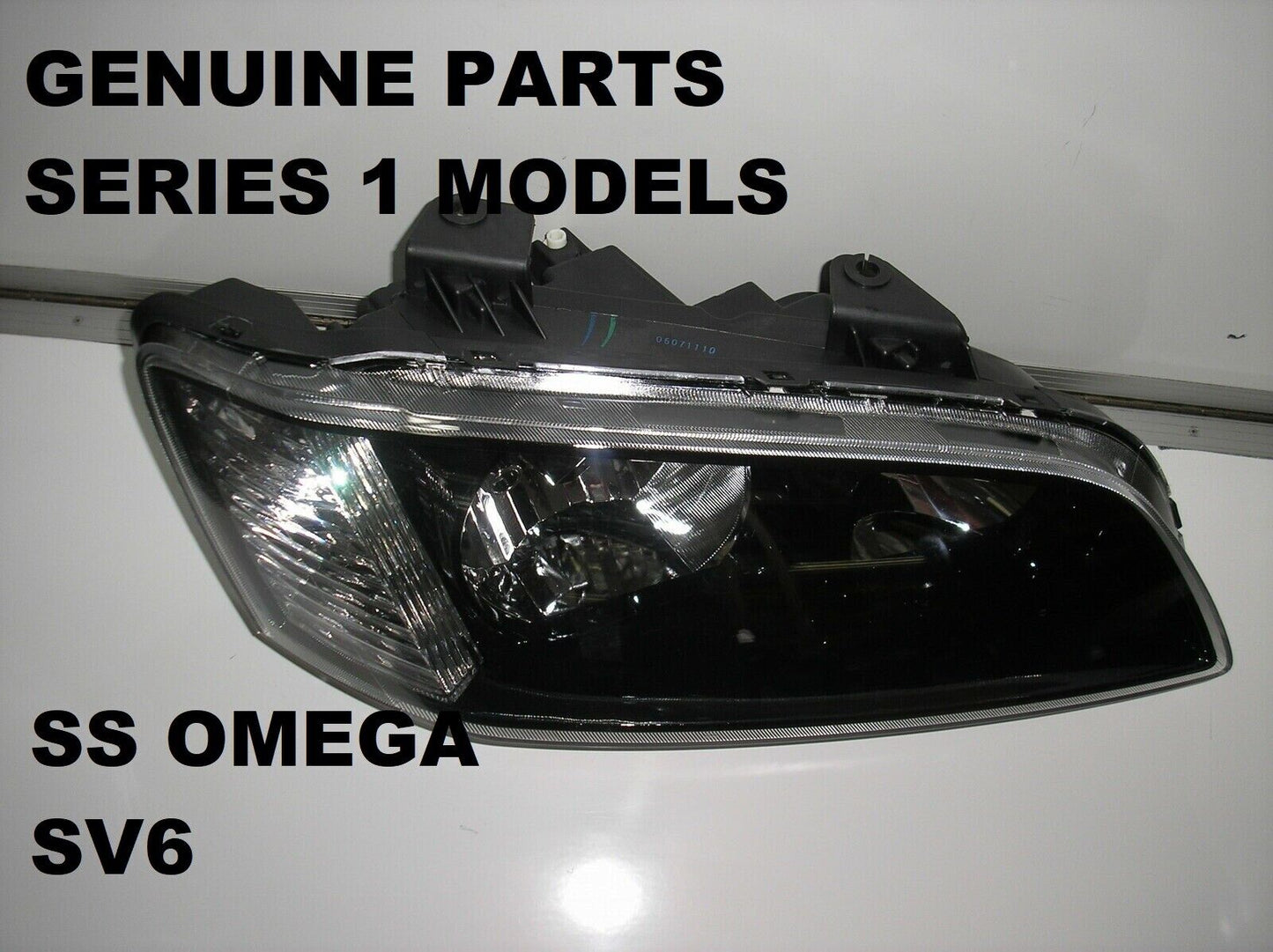 GENUINE HOLDEN COMMODORE VE SS SV6 HEADLIGHT OMEGA DRIVER SIDE NEW GENUINE