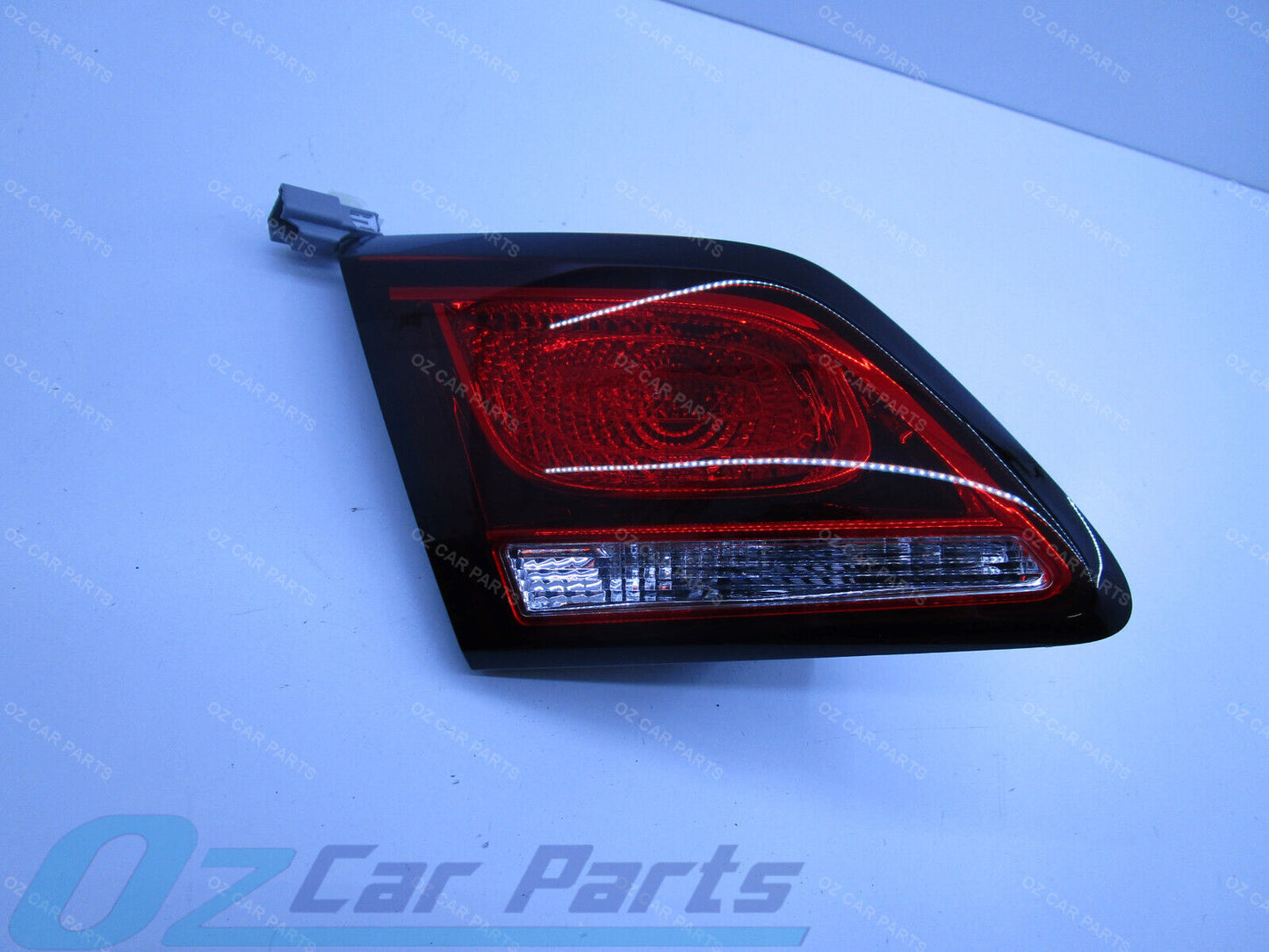 GENUINE LEFT REAR BOOT LIGHT Reverse Light FOR HOLDEN COMMODORE VF SS SSV SV6