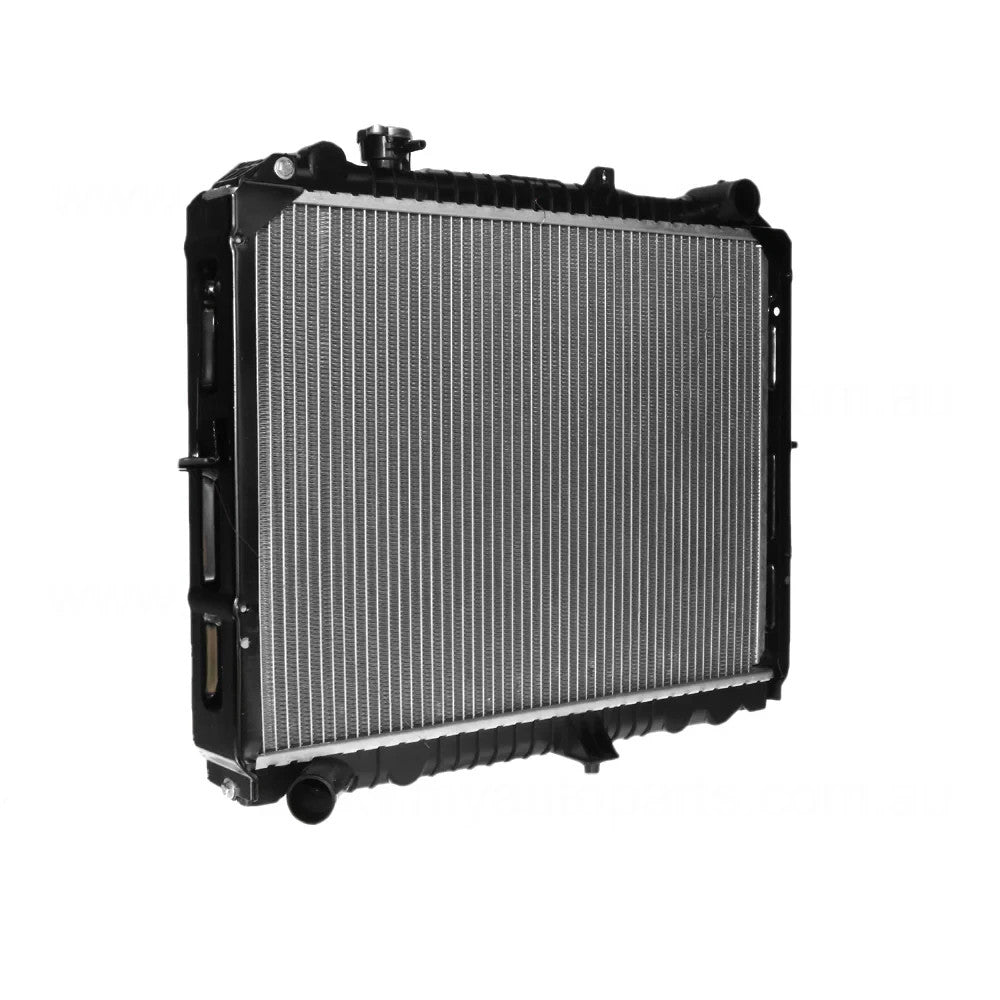 NEW Radiator FOR Kia K2700 / 2900 2.7L J2 4CYL DIESEL 400 MANUAL 12/2001-5/2005