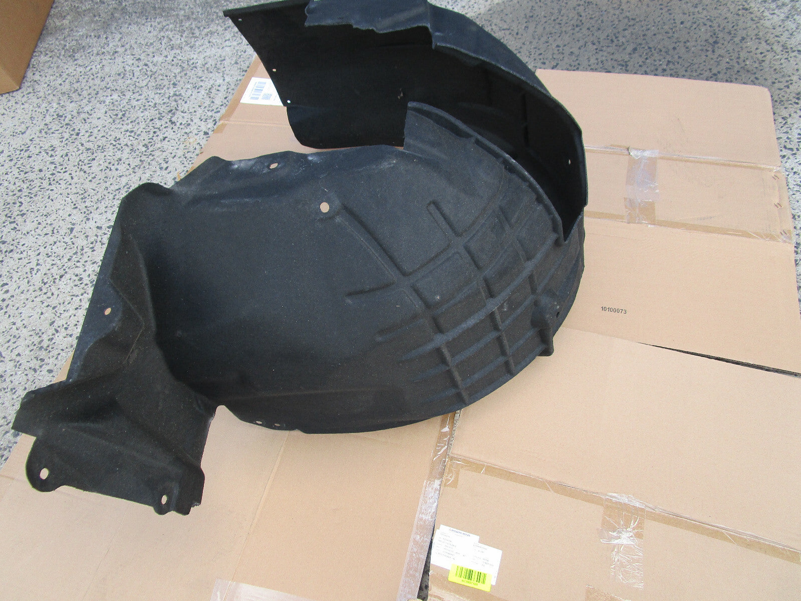 LEFT PASSENGER FRONT INNER GUARD LINER FOR HOLDEN COMMODORE VF V6 EVOK ...