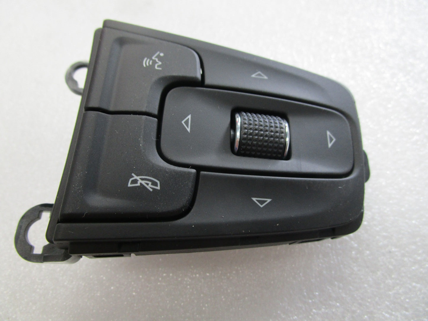 GENUINE STEERING WHEEL SWITCH BUTTON FOR CHEVROLET SILVERADO LTZ 09/2021-ON