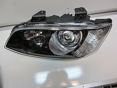 VE series 2 SSV CALAIS HEADLIGHT LEFT HAND SIDE FRONT PASSENGER HOLDEN COMMODORE